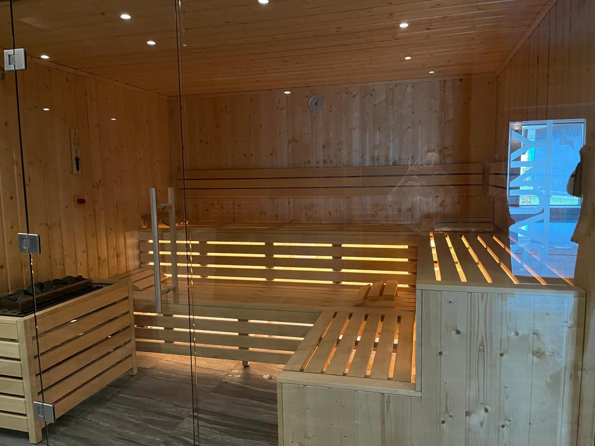 Kapitanskie Kasprowicza 20b Basen Sauny Jacuzzi Grota Solna Silownia